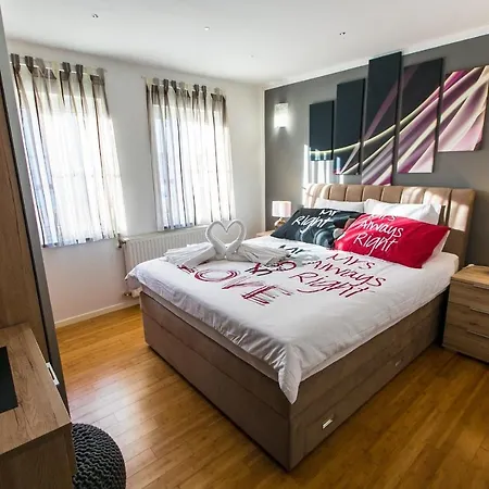 Luxurious Elis With Private Pool