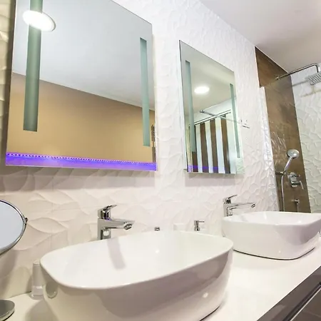 Apartamento Luxurious Elis With Private Pool Pula