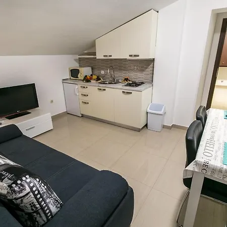 Luxurious Elis With Private Pool