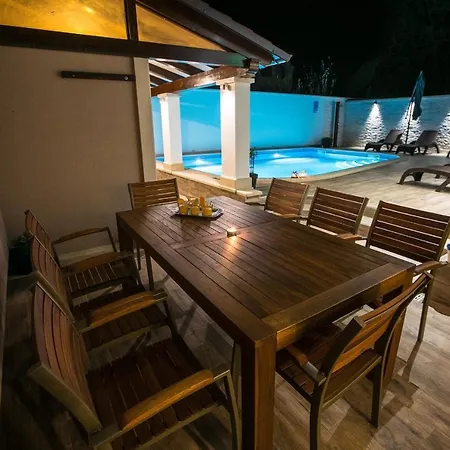 Luxurious Elis With Private Pool
