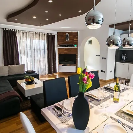 Luxurious Elis With Private Pool *