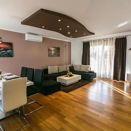 Luxurious Elis With Private Pool Pula