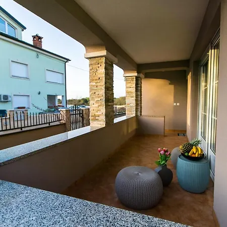 Luxurious Elis With Private Pool